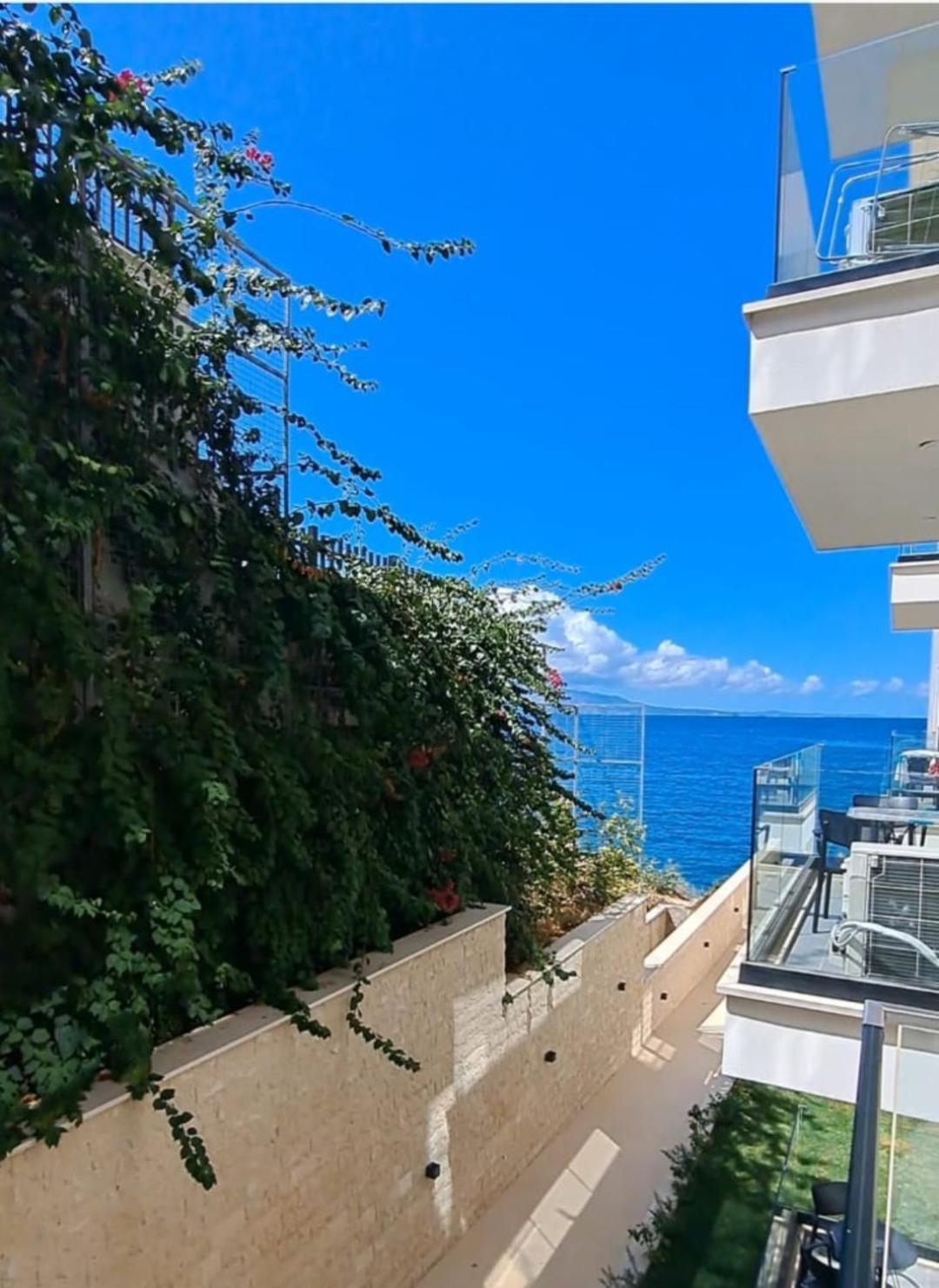 Mamani Apartments Saranda Екстер'єр фото